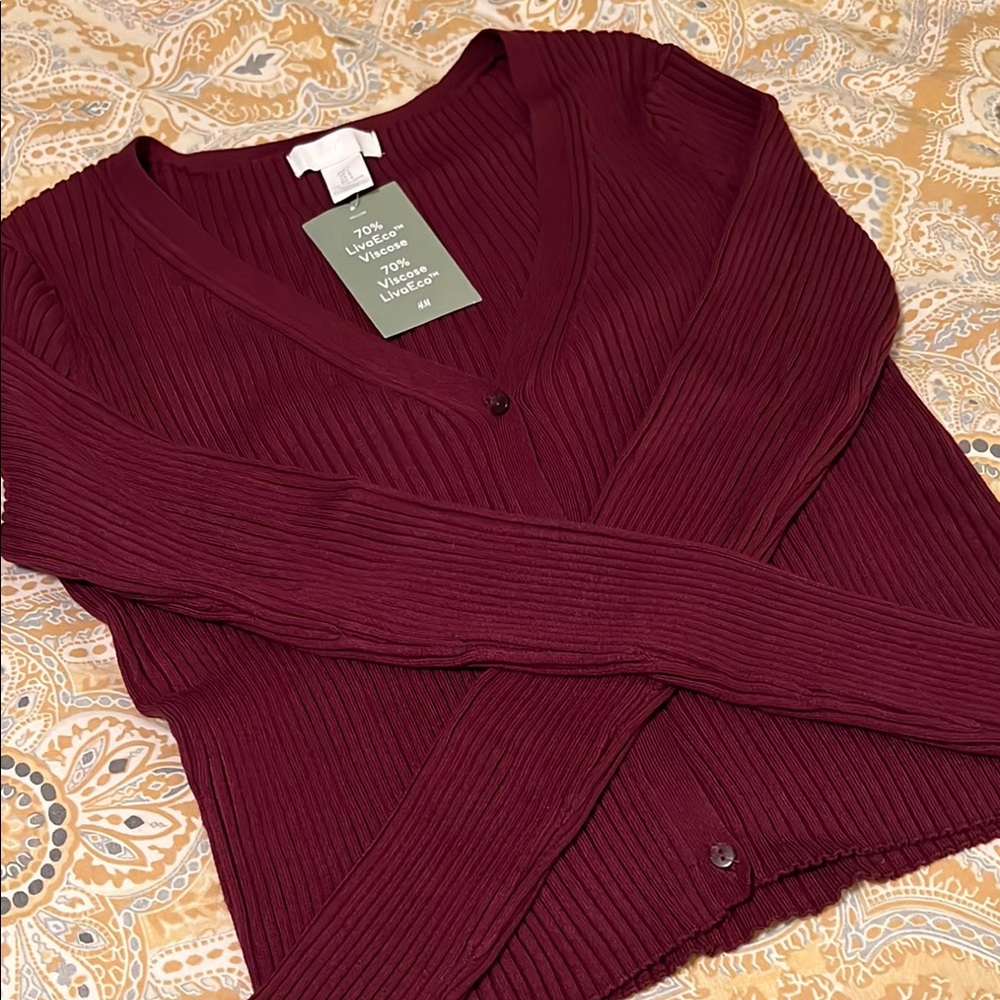 🍷 NWT Women's Ribbed V-Neck Burgundy Sweater